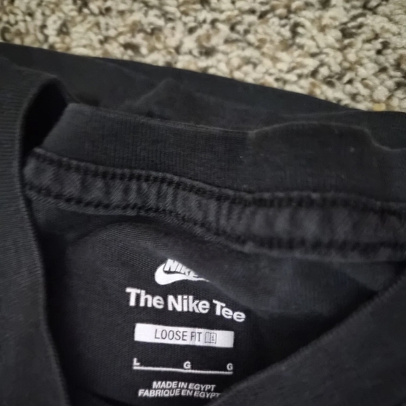 Nike Men's Graphic Tee - Black and Blue - Picture 6 of 12